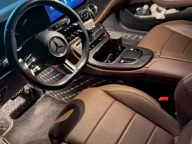 Mercedes-Benz E-Class — Фото автомобиля 5