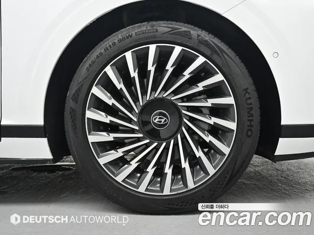 Hyundai Grandeur Grandeur (GN7) 2.5 Бензин 2WD — Фото автомобиля 5