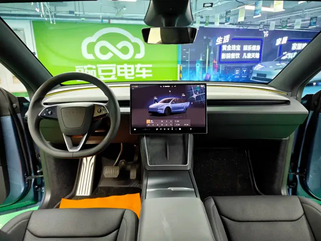 Tesla Model Y 2026 Rear-Wheel Drive — Фото автомобиля 15