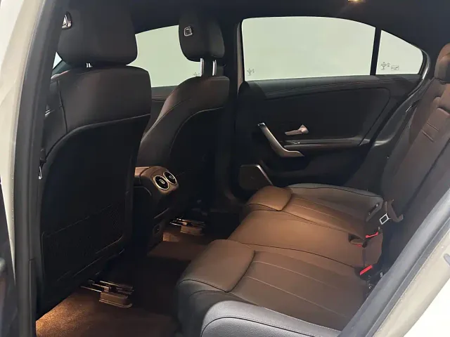 Mercedes-Benz A-Class — Фото автомобиля 6