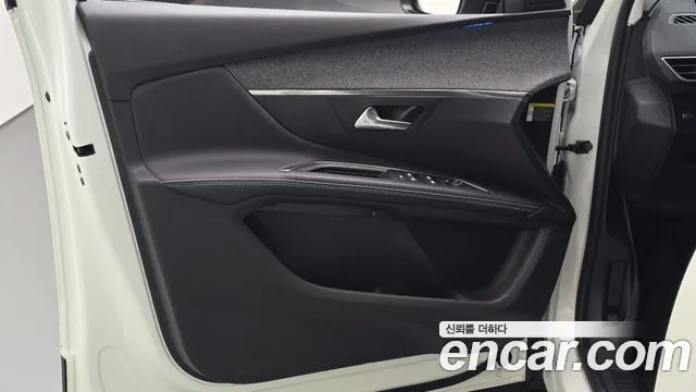 Peugeot 5008 2nd Gen — Фото автомобиля 13