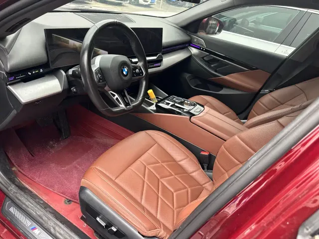BMW 5 Series — Фото автомобиля 4