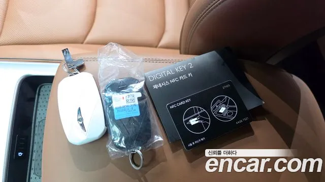 Genesis GV70 — Фото автомобиля 25