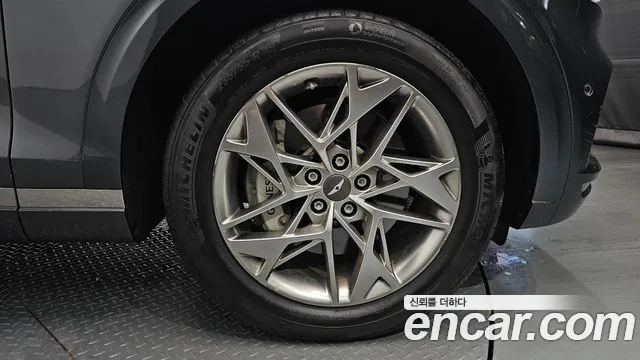 Genesis GV70 — Фото автомобиля 6