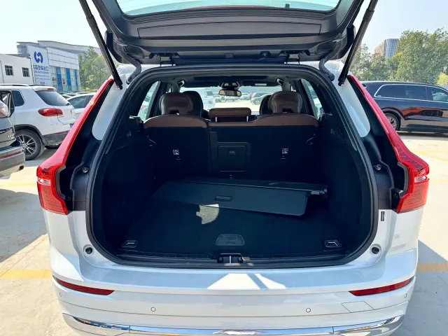 Volvo XC60 — Фото автомобиля 13