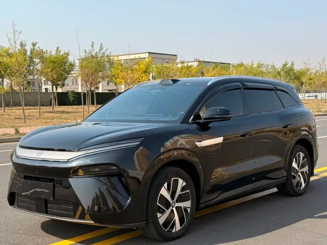 Фотография автомобиля — BYD Tang L