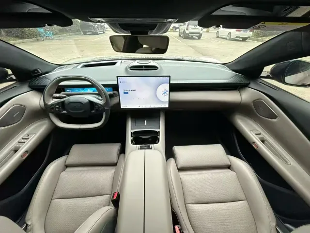 Lynk & Co Z10 — Фото автомобиля 6