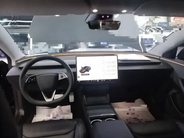 Tesla Model 3 — Фото автомобиля 17