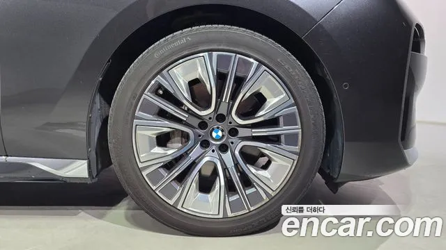 BMW 7 Series G70 — Фото автомобиля 16