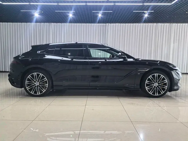 Denza Z9GT — Фото автомобиля 7