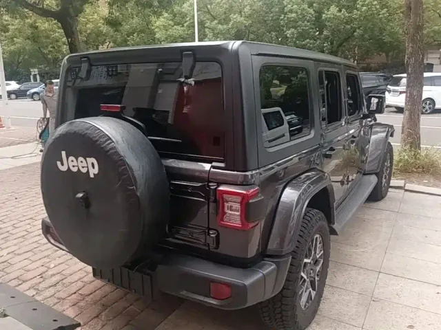 Jeep Wrangler — Фото автомобиля 6