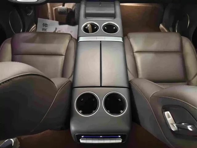 Li Auto L8 — Фото автомобиля 9