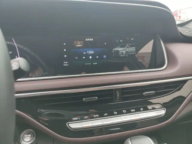 GAC Trumpchi M6 — Фото автомобиля 12