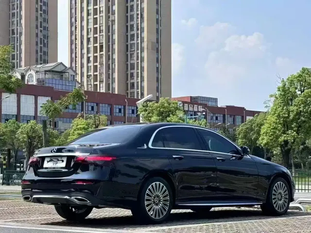 Mercedes-Benz E-Class — Фото автомобиля 7