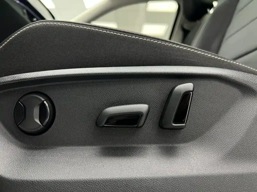 Volkswagen Tayron 2022 280TSI 2WD Luxury Smart Connect Edition — Фото автомобиля 15