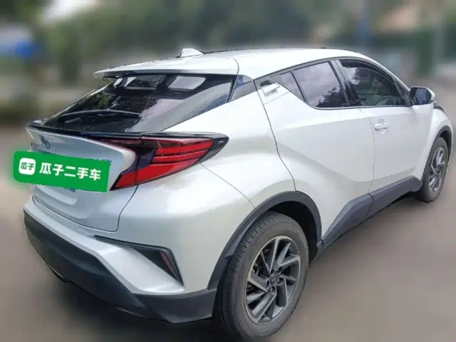 Toyota C-HR — Фото автомобиля 6