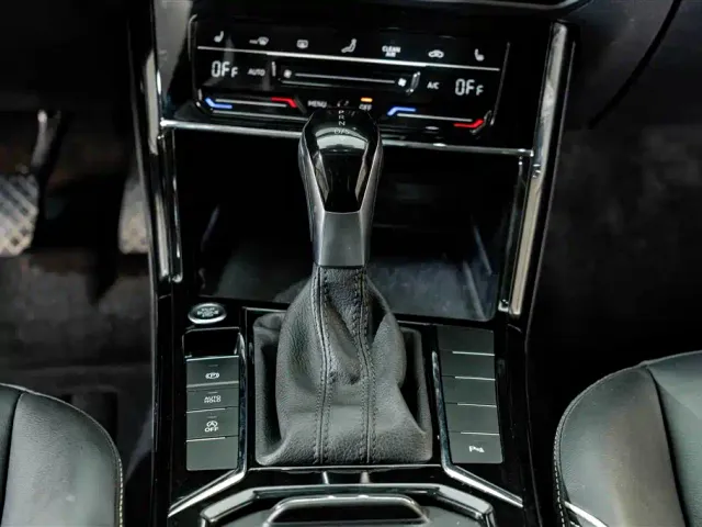 Volkswagen Passat — Фото автомобиля 14