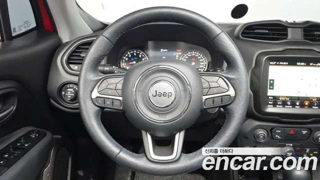 Jeep Renegade — Фото автомобиля 13