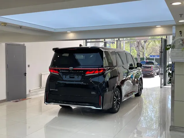 Toyota Vellfire — Фото автомобиля 6