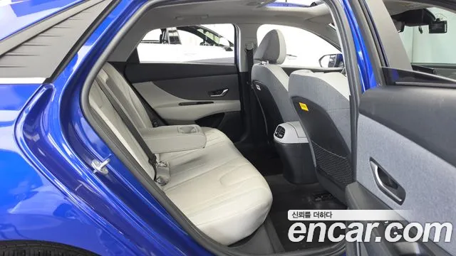 Hyundai Avante CN7 — Фото автомобиля 12
