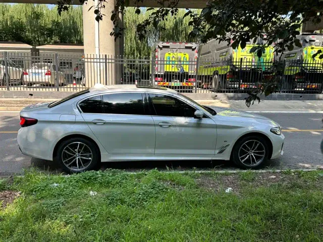 BMW 5 Series — Фото автомобиля 17
