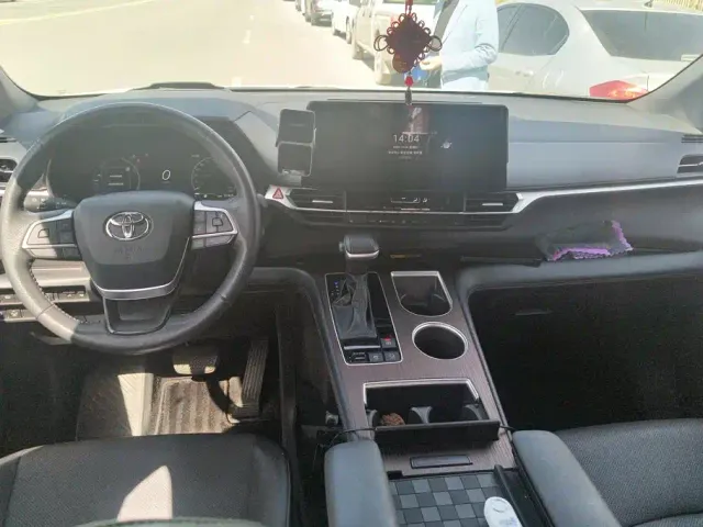 Toyota Granvia — Фото автомобиля 12