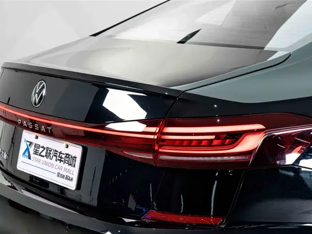 Volkswagen Passat — Фото автомобиля 8