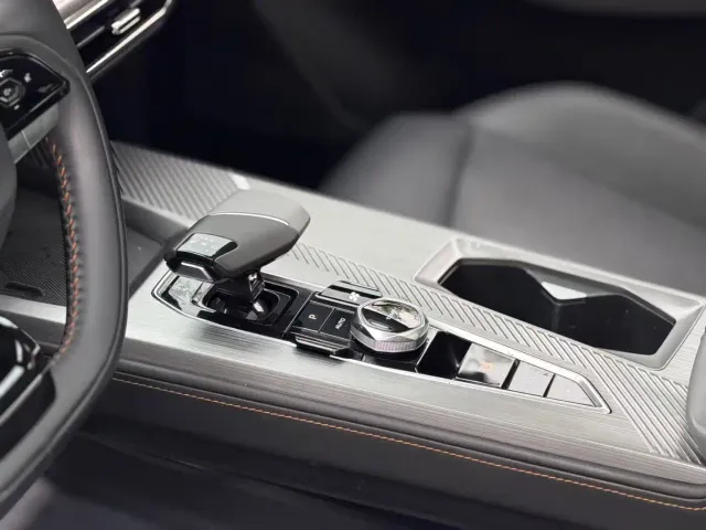 Changan Z6 — Фото автомобиля 12