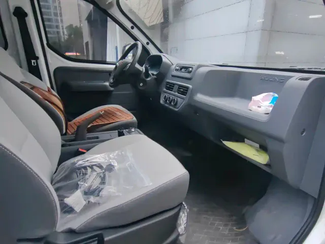 Wuling Yangguang — Фото автомобиля 13