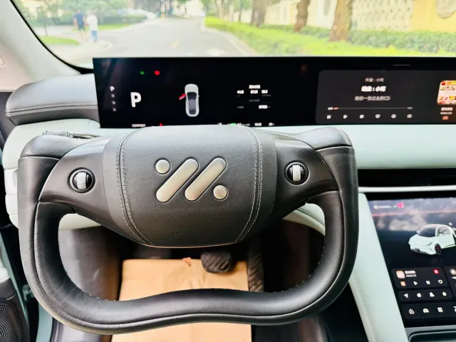 IM Motors LS6 — Фото автомобиля 15