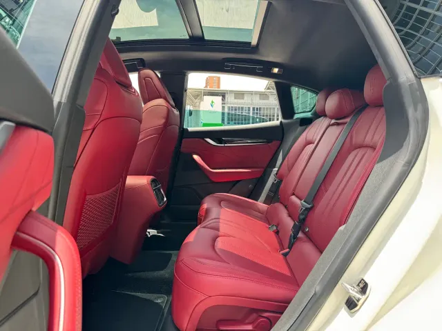 Maserati Levante — Фото автомобиля 6