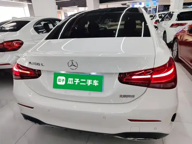 Mercedes-Benz Mercedes-Benz A-Class 2022 A 180 L Sport Sedan — Фото автомобиля 3