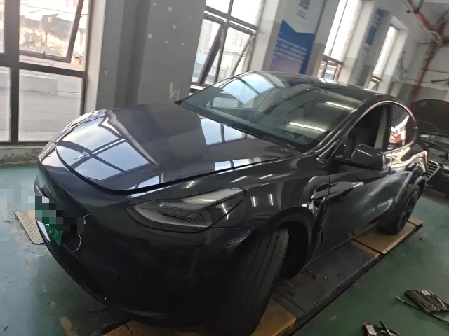 Фотография автомобиля — Tesla Model Y
