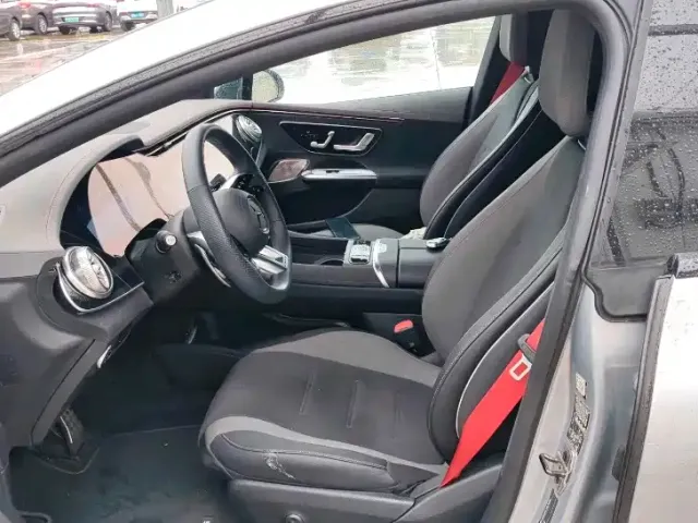 Mercedes-Benz EQE AMG — Фото автомобиля 6