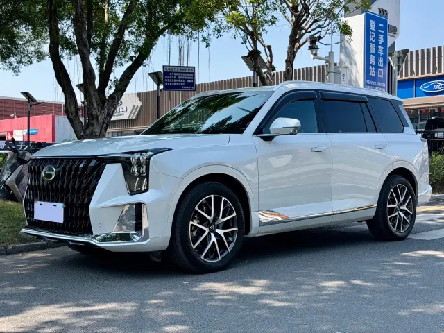 Фотография автомобиля — GAC Trumpchi GS8
