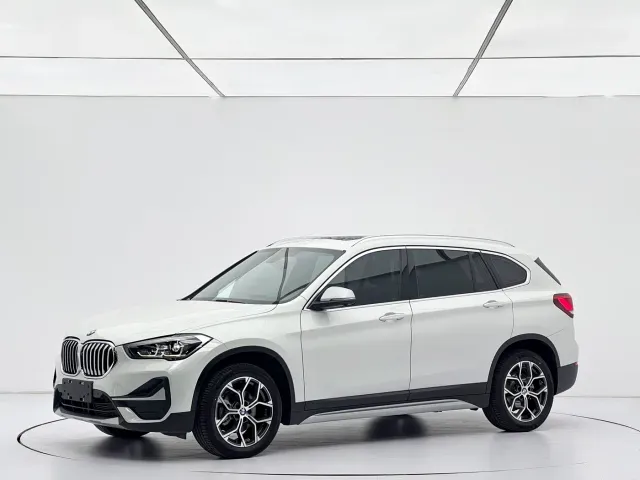 Фотография автомобиля — BMW X1