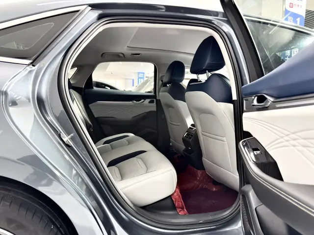 Geely Xingrui — Фото автомобиля 12