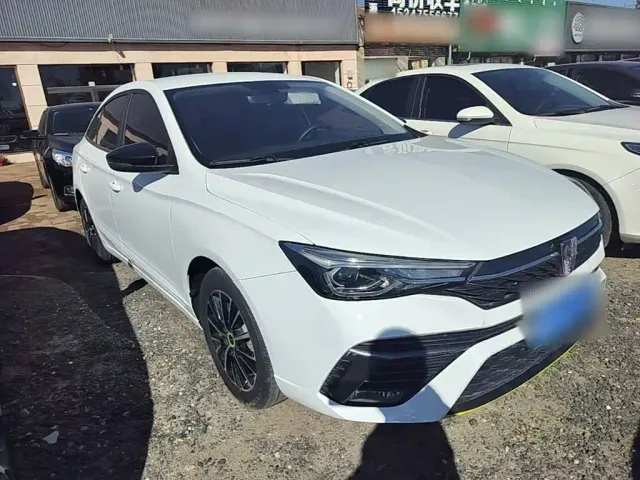 Roewe i5 — Фото автомобиля 3