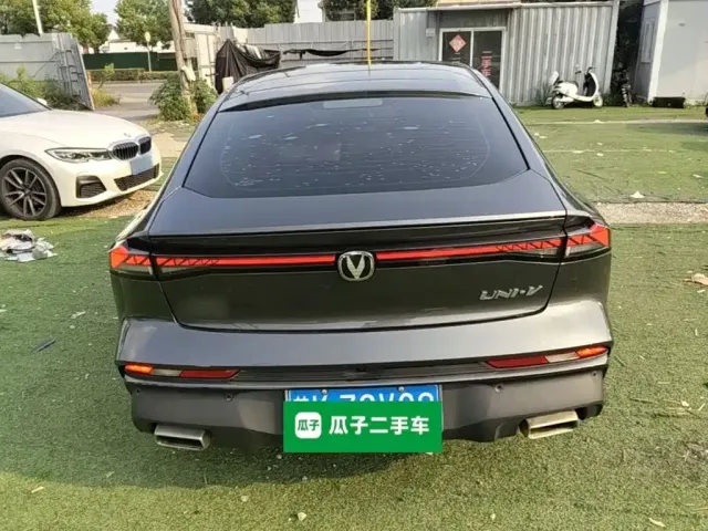 Changan UNI-V — Фото автомобиля 5