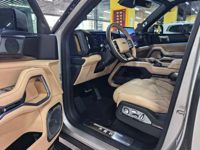 BYD FangChengBao Leopard 8 — Фото автомобиля 4