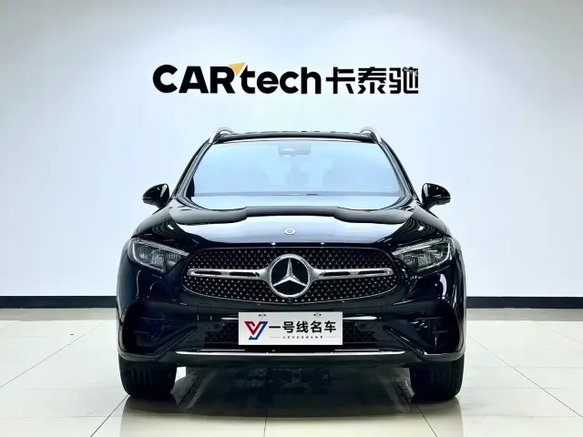 Фотография автомобиля — Mercedes-Benz GLC-Class