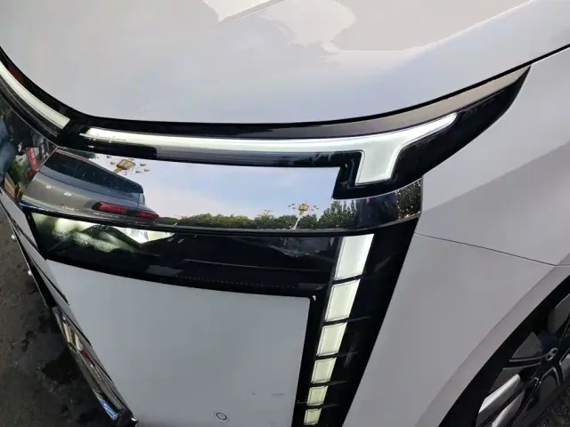 GAC Trumpchi E8 — Фото автомобиля 5