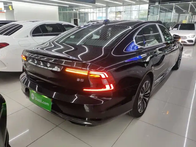 Volvo S90 — Фото автомобиля 22