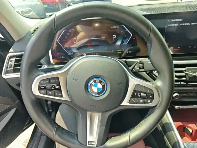 BMW i3 — Фото автомобиля 10