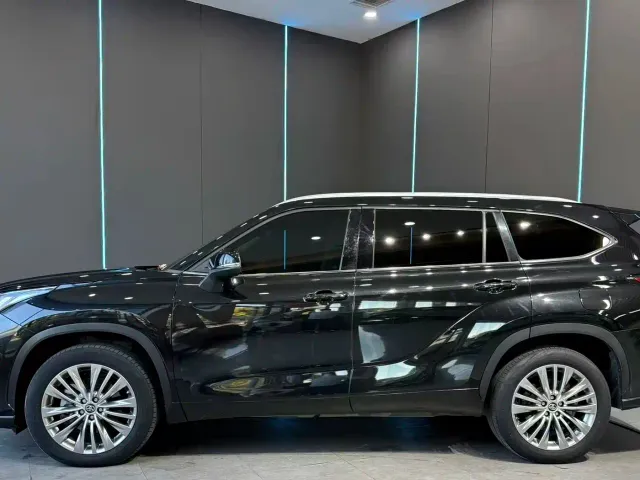 Toyota Highlander — Фото автомобиля 5
