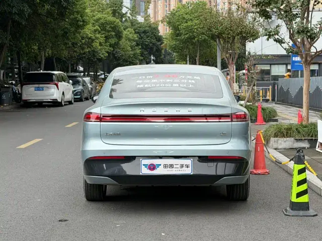 Roewe D6 — Фото автомобиля 5