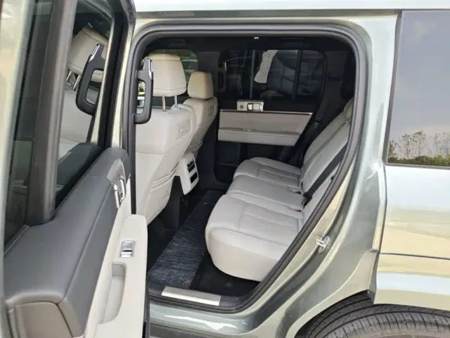 BYD FangChengBao Titanium 7 — Фото автомобиля 16