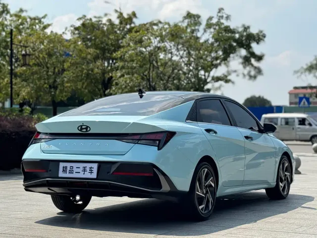 Hyundai Elantra — Фото автомобиля 8