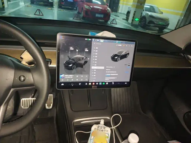 Tesla Model Y — Фото автомобиля 5