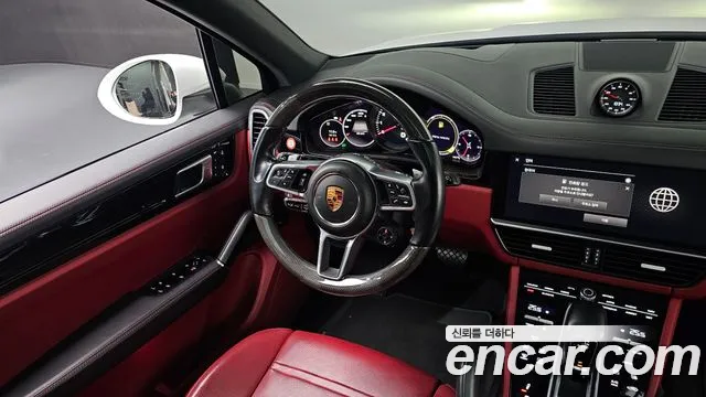 Porsche Cayenne — Фото автомобиля 13